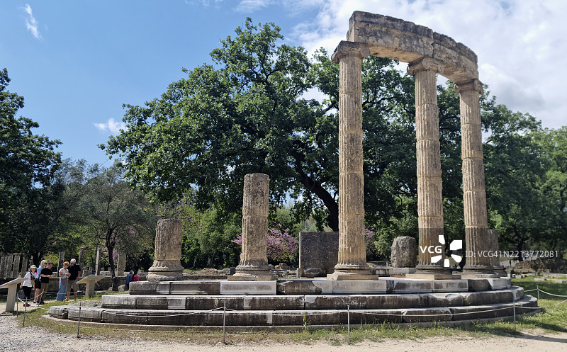 希腊伯罗奔尼撒半岛古奥林匹亚考古遗址的菲利皮翁全景视图图片素材