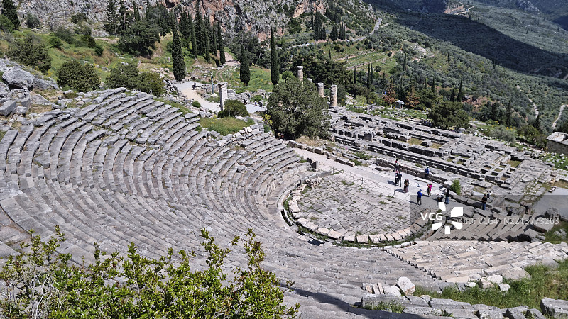 希腊德尔菲阿波罗神殿的古代剧院图片素材
