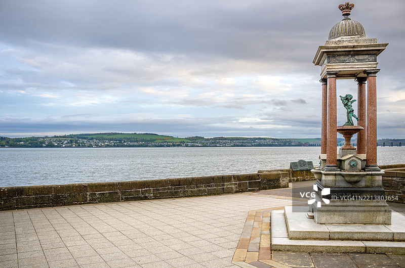 亚历山德拉喷泉和泰河，邓迪，苏格兰图片素材