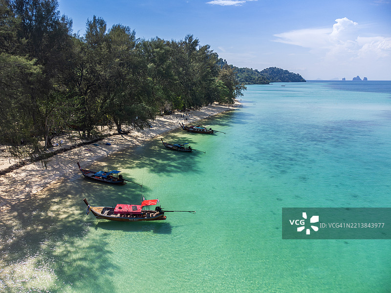 泰国Trang安达曼海的热带岛屿Koh Kradan的空中景观图片素材