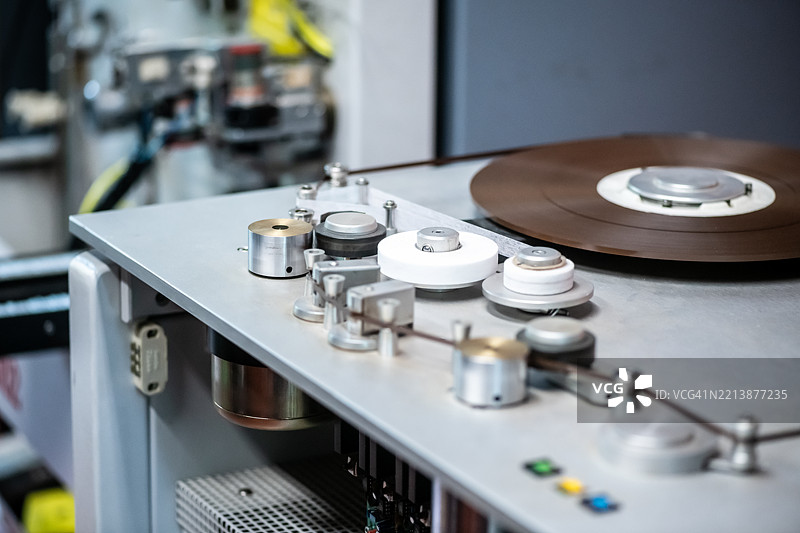 音乐磁带工厂机械设备图片素材
