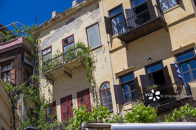 哈尼亚镇的多彩建筑图片素材