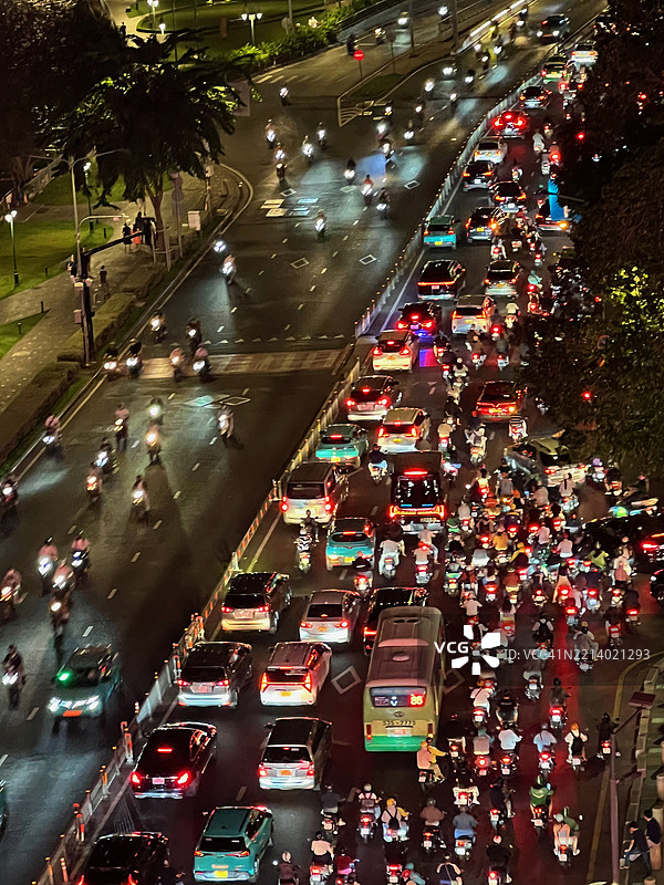 胡志明市（前称西贡）高峰时段交通的俯视图图片素材