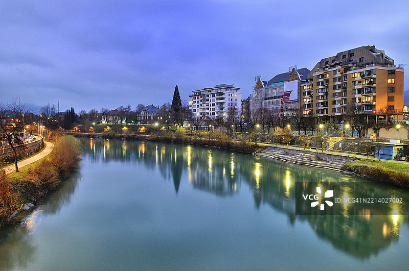奥地利卡恩顿州维拉赫的德拉瓦河图片素材