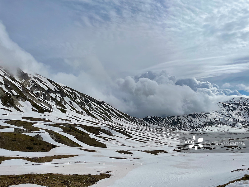 云彩正在来临图片素材