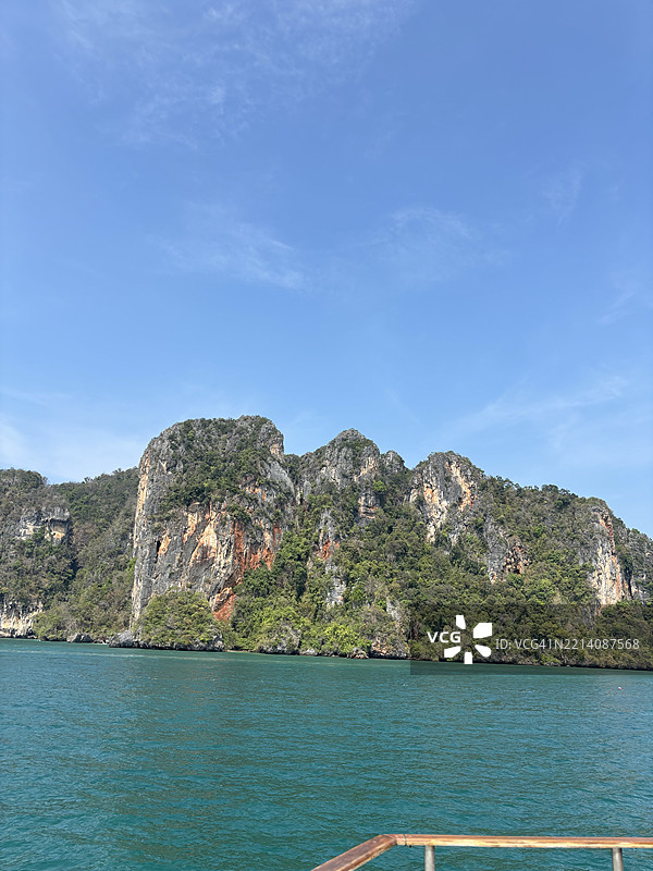 泰国蓝天映衬下的海景图片素材