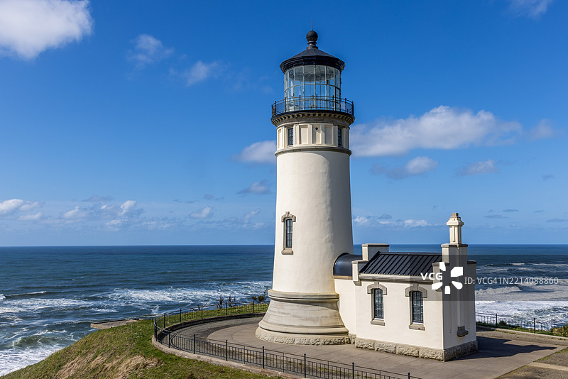 海边灯塔的景观，背景是天空，美国，USA图片素材