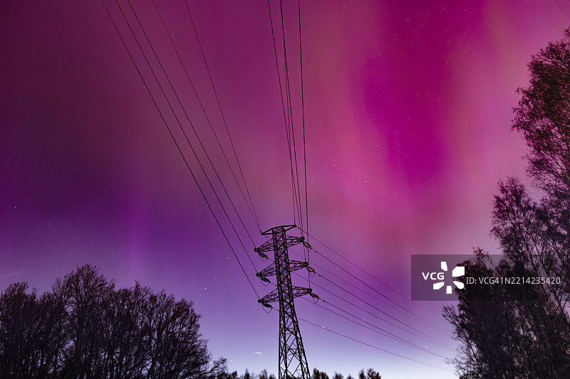 电力塔、电缆、北极光、星空夜景图片素材