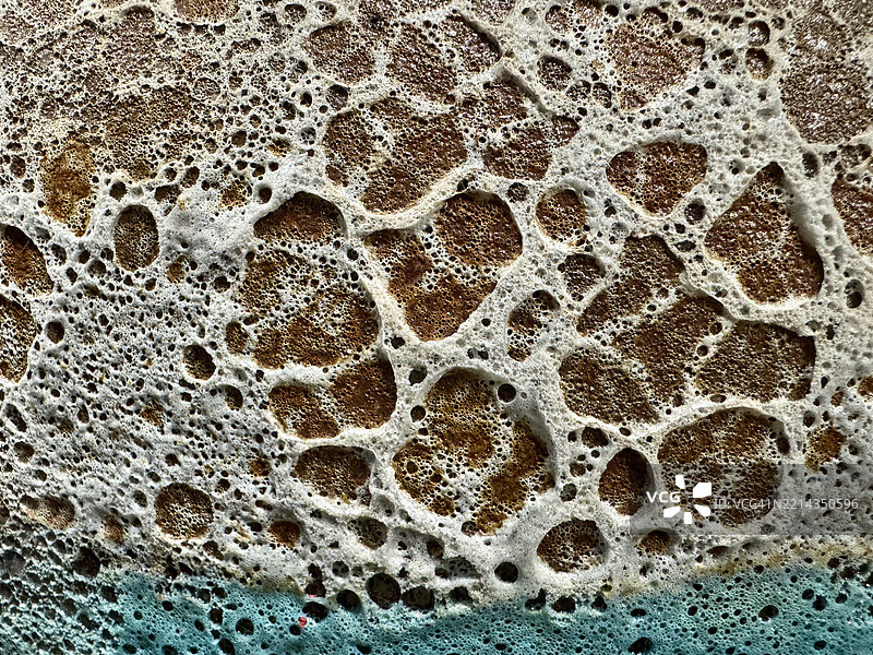陶瓷表面的海绵状坑洼纹理图片素材