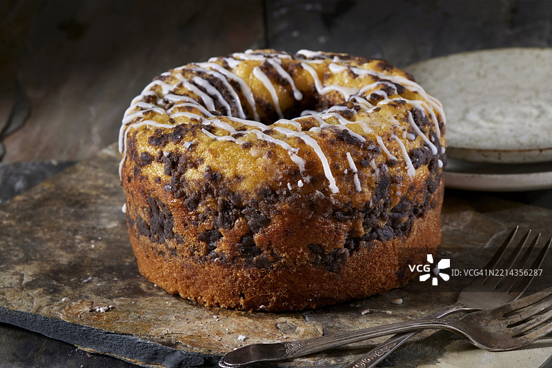 巧克力大理石圆环咖啡蛋糕图片素材