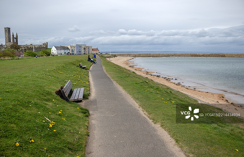 东沙滩海岸步道，圣安德鲁斯，苏格兰图片素材