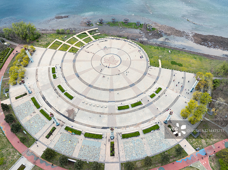 城市中的圆形广场图片素材