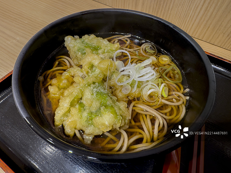 银座的蕨菜天妇罗荞麦面图片素材