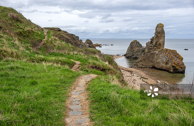 岩石与纺锤，法夫海岸小径，圣安德鲁斯，苏格兰图片素材