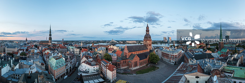 里加老城的清晨全景图片素材