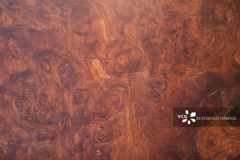 带有丰富细节的棕色木纹图片素材