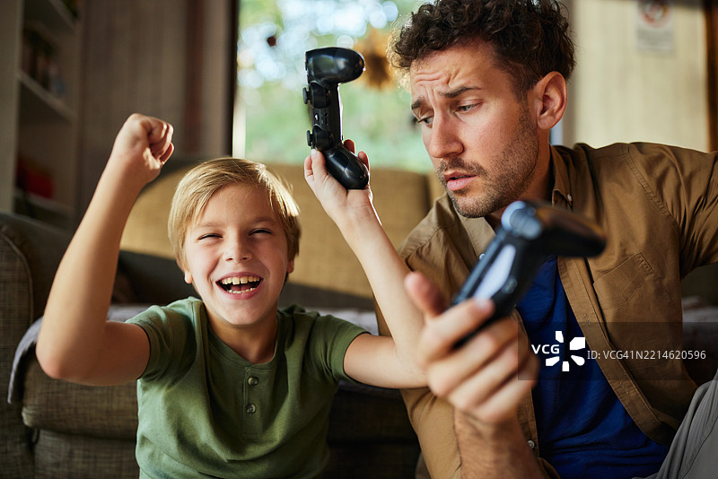 在视频游戏中赢家与输家！图片素材