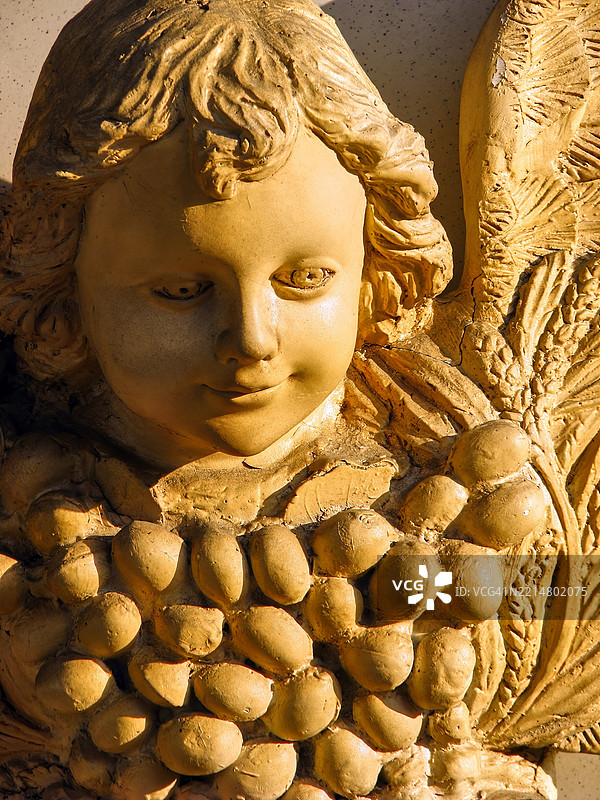 墙上装饰的天使头像图片素材