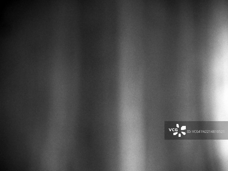 金属板的特写，反射光线和阴影。黑白色调。自然光。全画幅 4:3 曼哈顿，纽约州，美国。图片素材