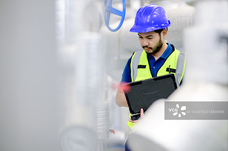 空调冷却器和暖通空调系统中的预测性维护可以帮助减少停机时间，提高效率，延长设备寿命，并节省成本。图片素材