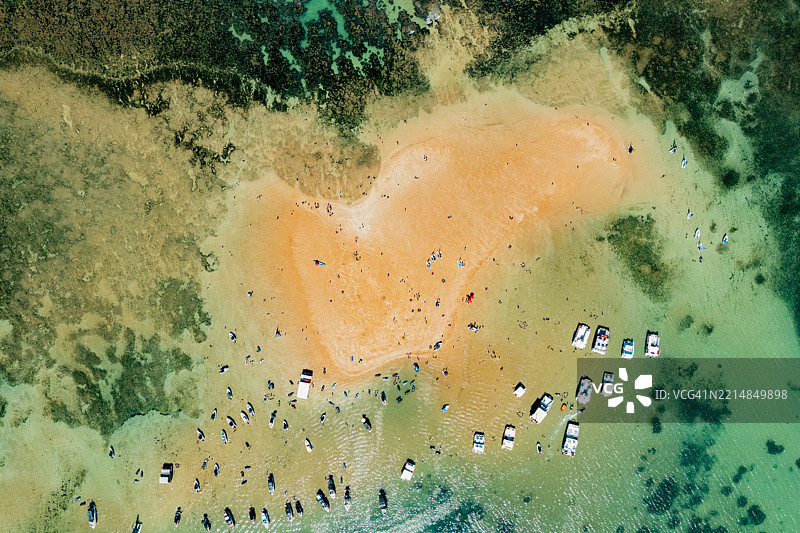 巴拉伊巴州若昂佩索阿的红岛自然泳池鸟瞰图图片素材