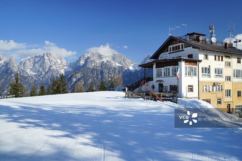 阿古多山避难所，冬季，滑雪，杜林山脉，阿乌伦佐·迪·卡多雷，威尼托大区，贝卢诺省，意大利，欧洲图片素材