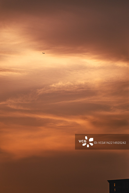 海面与橙色天空的美丽景色图片素材