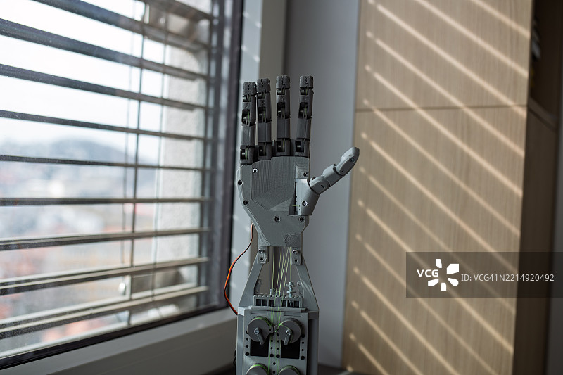 机械手或假肢手。图片素材