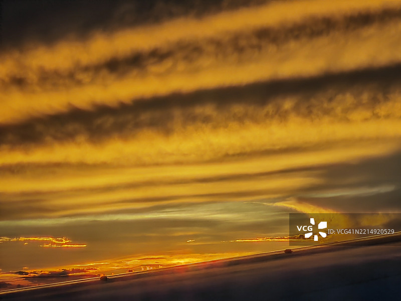 日落时分戏剧性的天空美景图片素材