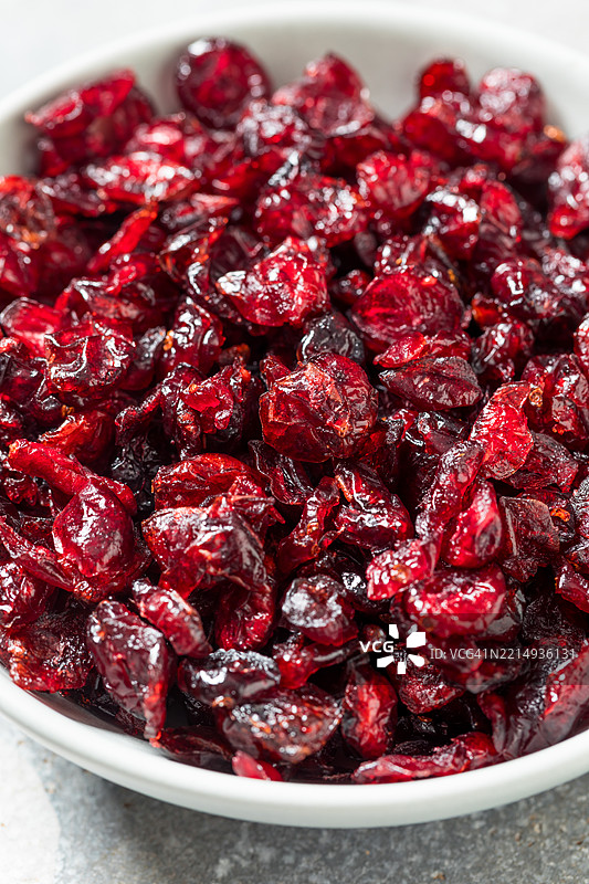 高角度视图的石榴籽在碗中，美国，USA图片素材