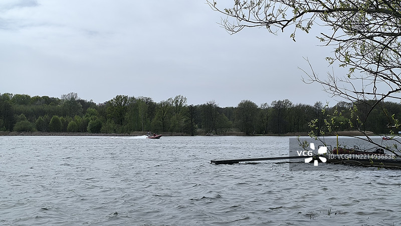 河流与天空的美丽景色图片素材
