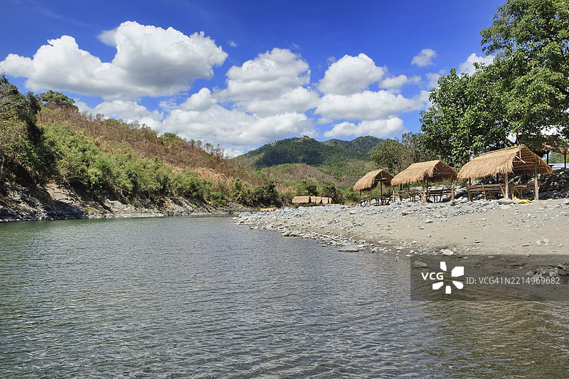 南巴兰河：菲律宾塔拉克的夏季生态旅游胜地图片素材