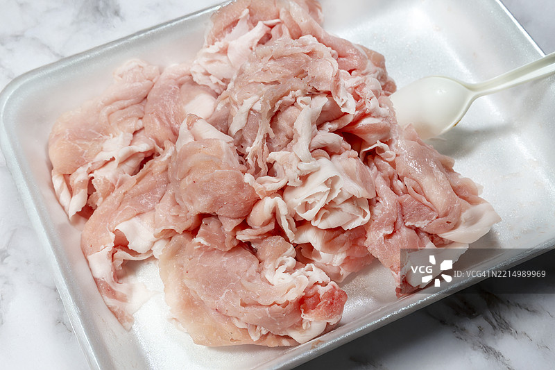 薄切加拿大三元猪肉用于涮涮锅图片素材