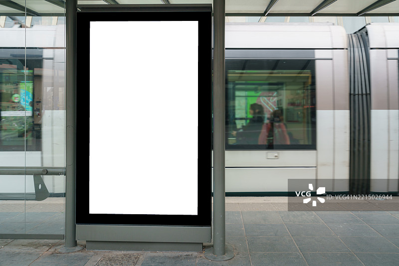 斯特拉斯堡电车站的空白广告牌图片素材