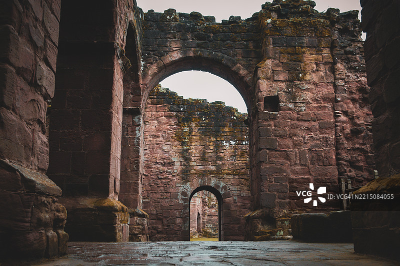 古老的石拱门遗迹图片素材