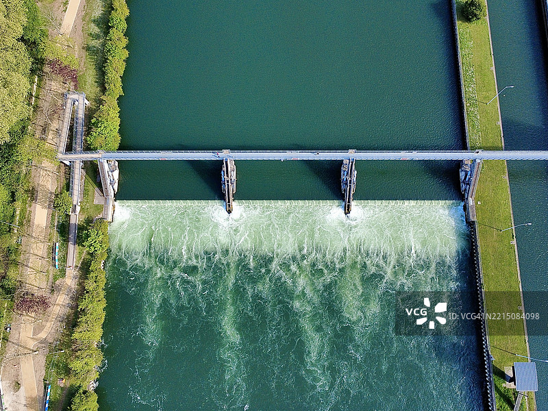 法国埃夫里大坝的航拍视图图片素材