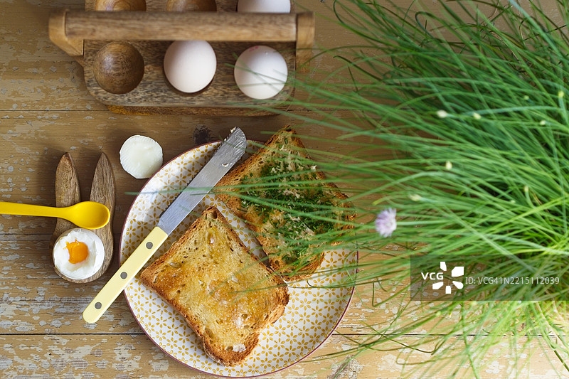 高角度视图的早餐桌图片素材