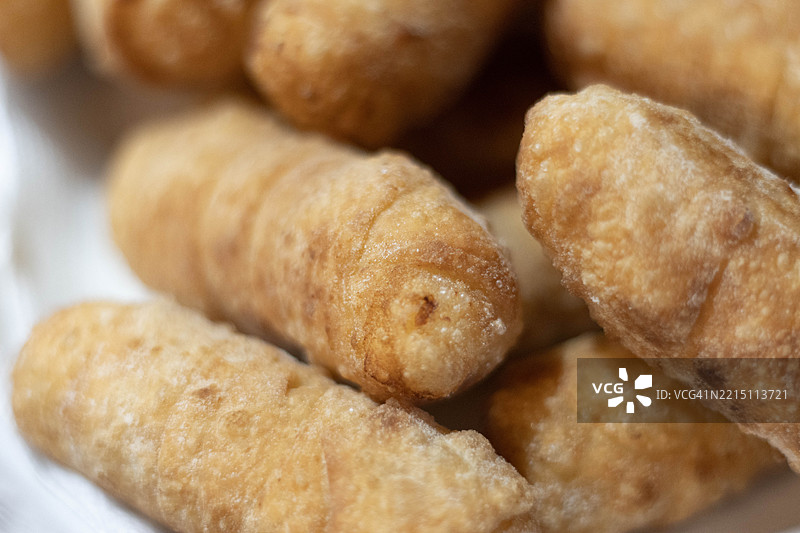 炸奶酪条，填充白奶酪的特克诺斯图片素材