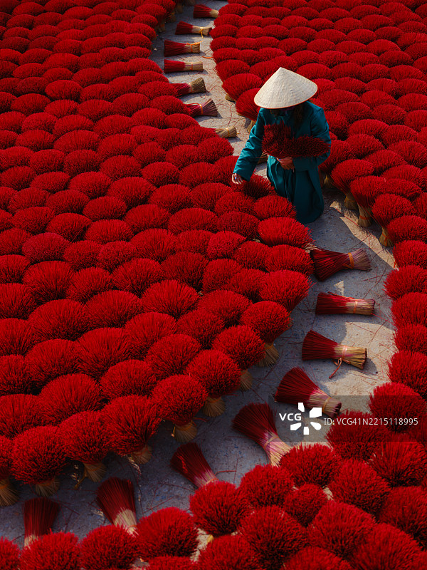 越南香制作村的女性工人图片素材