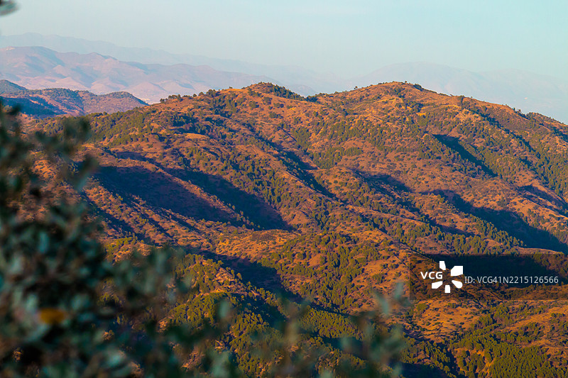 山脉与天空的美丽景色图片素材