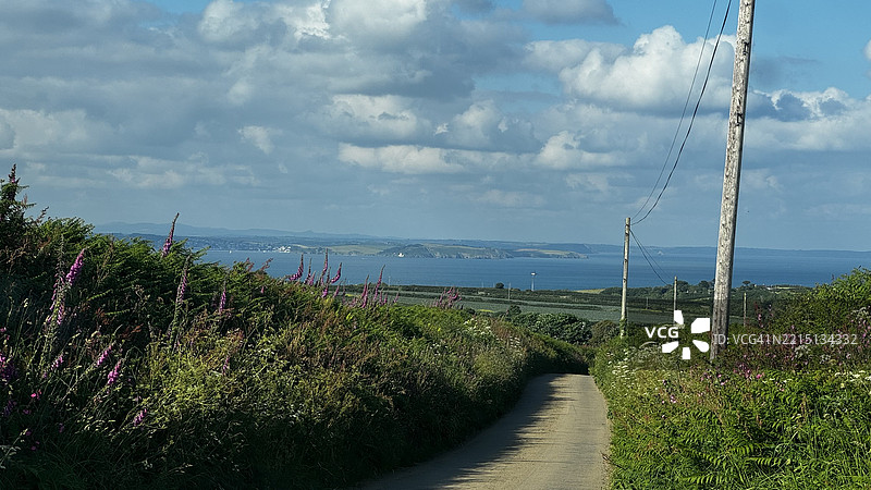 海洋与天空的美丽景色，赫尔斯顿，英国图片素材