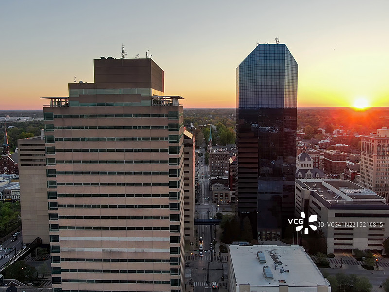 肯塔基州列克星顿市中心的日落图片素材