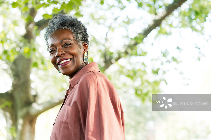 时尚女性的肖像图片素材