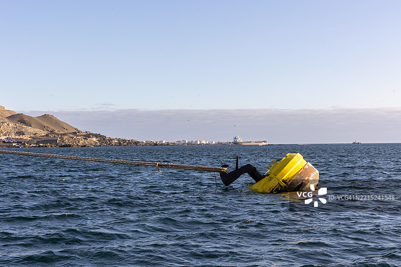 秘鲁伊洛港的货船图片素材