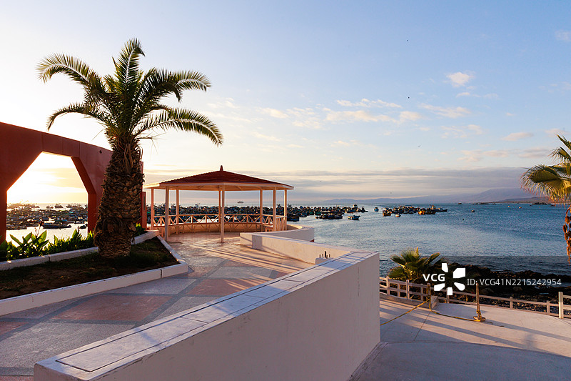 秘鲁伊洛港的海岸全景图片素材