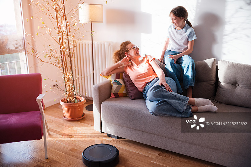 现在有更多时间陪伴家人图片素材