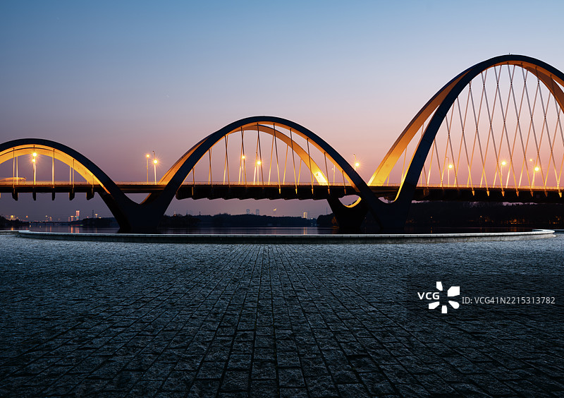 现代桥梁夜景图片素材