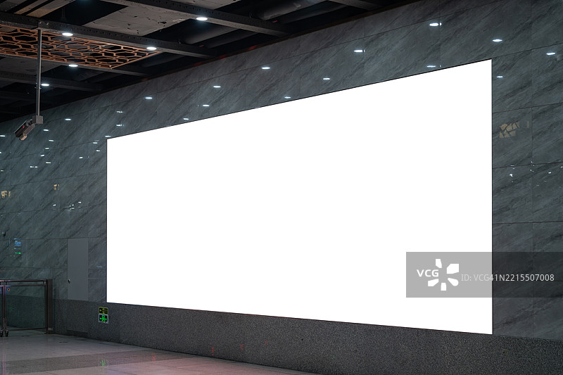墙上的空白广告灯箱图片素材