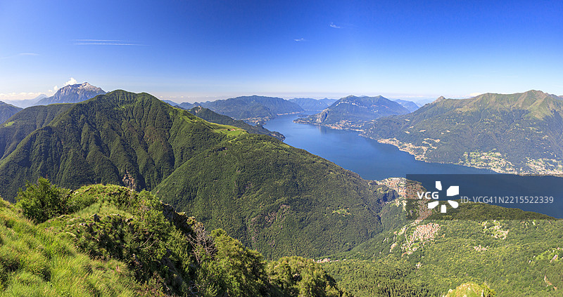 科莫湖和德尔维奥村的夏天图片素材