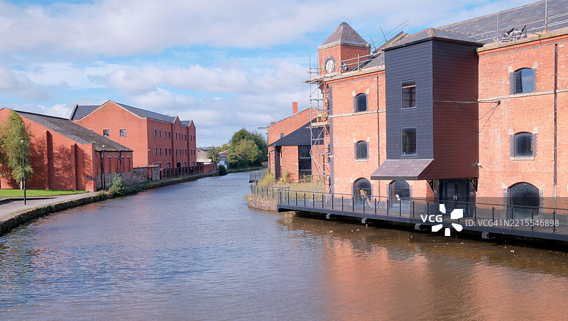 阳光下的威根码头图片素材